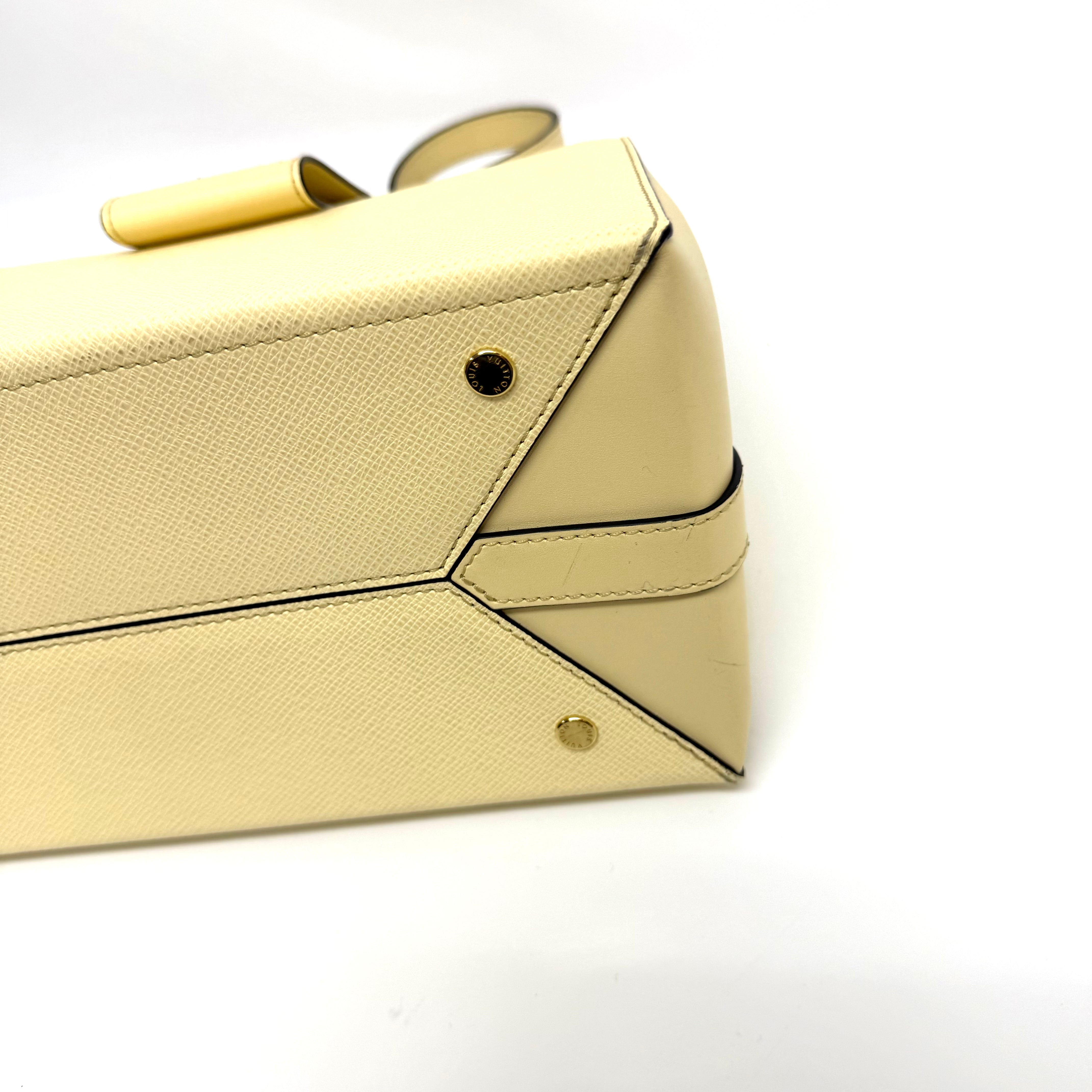 LOUIS VUITTONタイガM52719 シティフレーム BANANA カーフ image 6