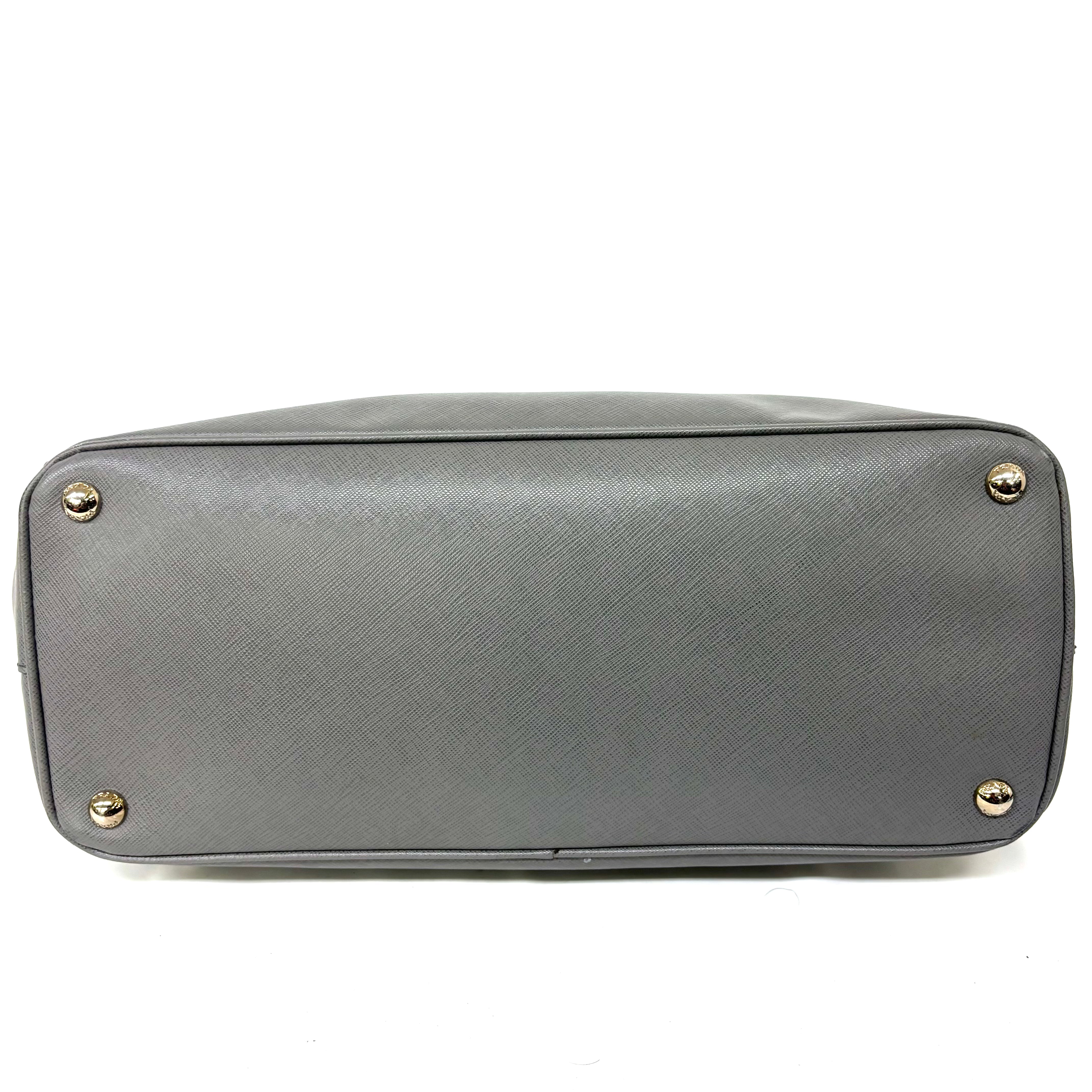 PRADA ハンドバッグ グレー サフィアーノ image 3