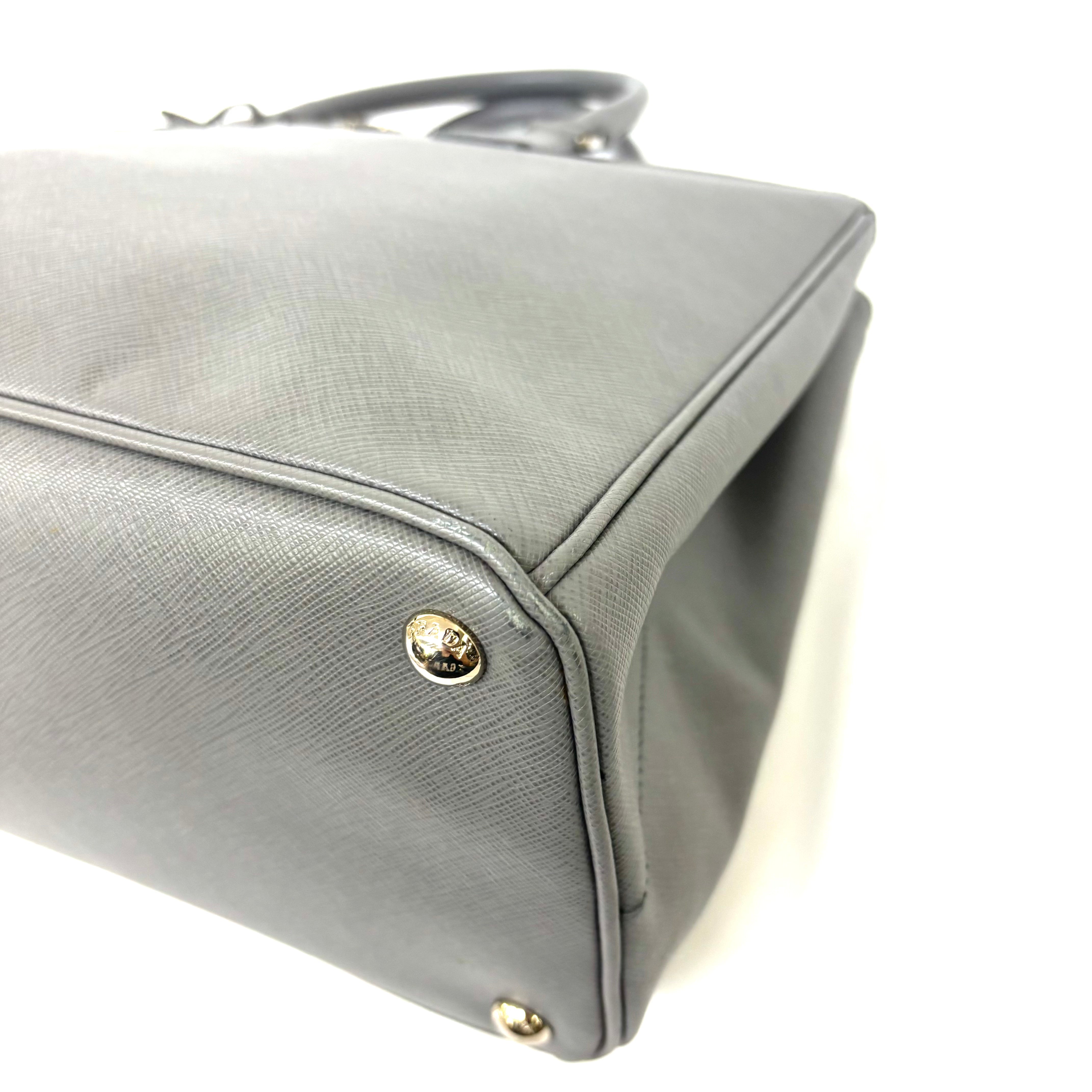 PRADA ハンドバッグ グレー サフィアーノ image 4