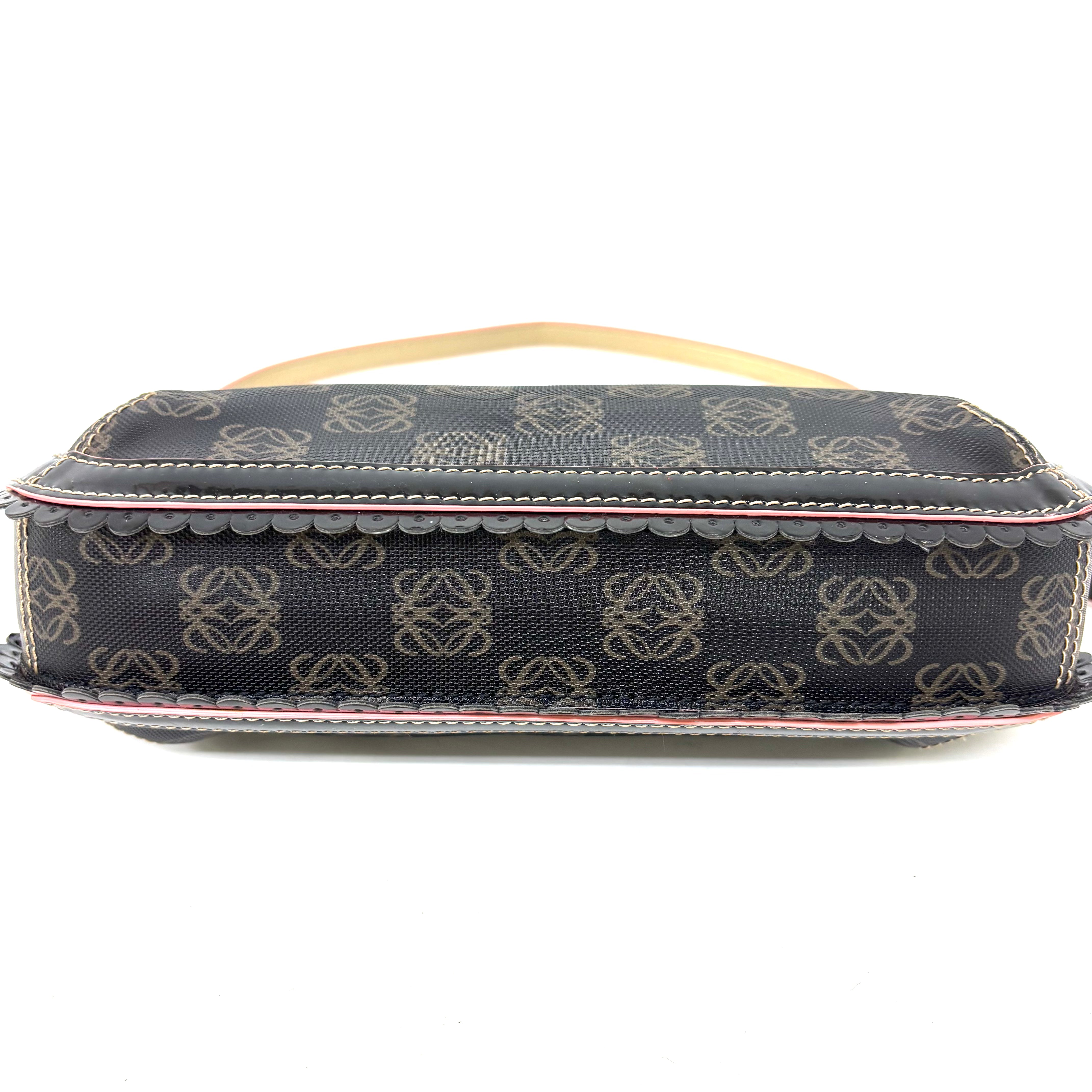 ＬＯＥＷＥ  バッグアナグラム ワンショルダーバッグ image 3