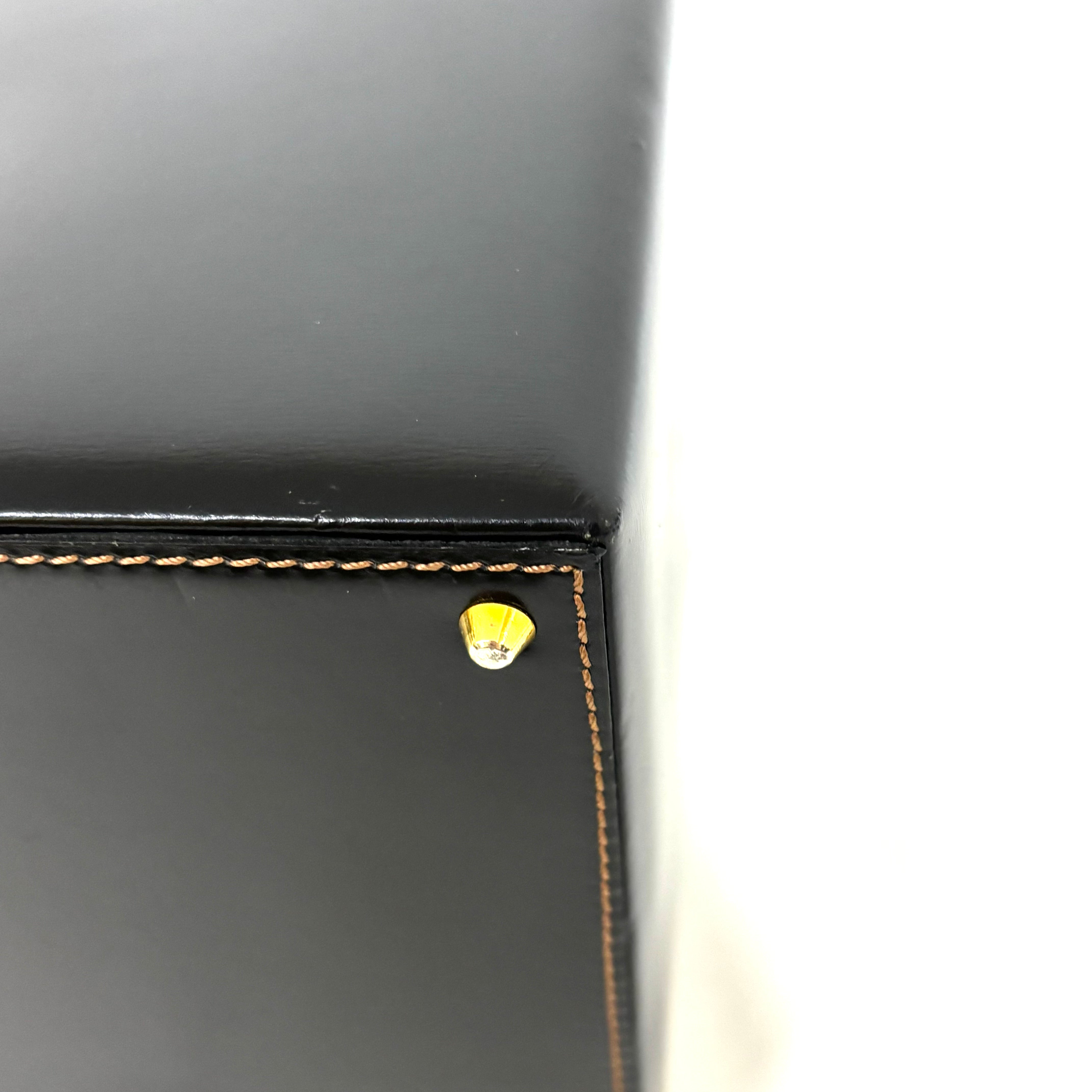 ロエベレザーバニティーバッグ image 6