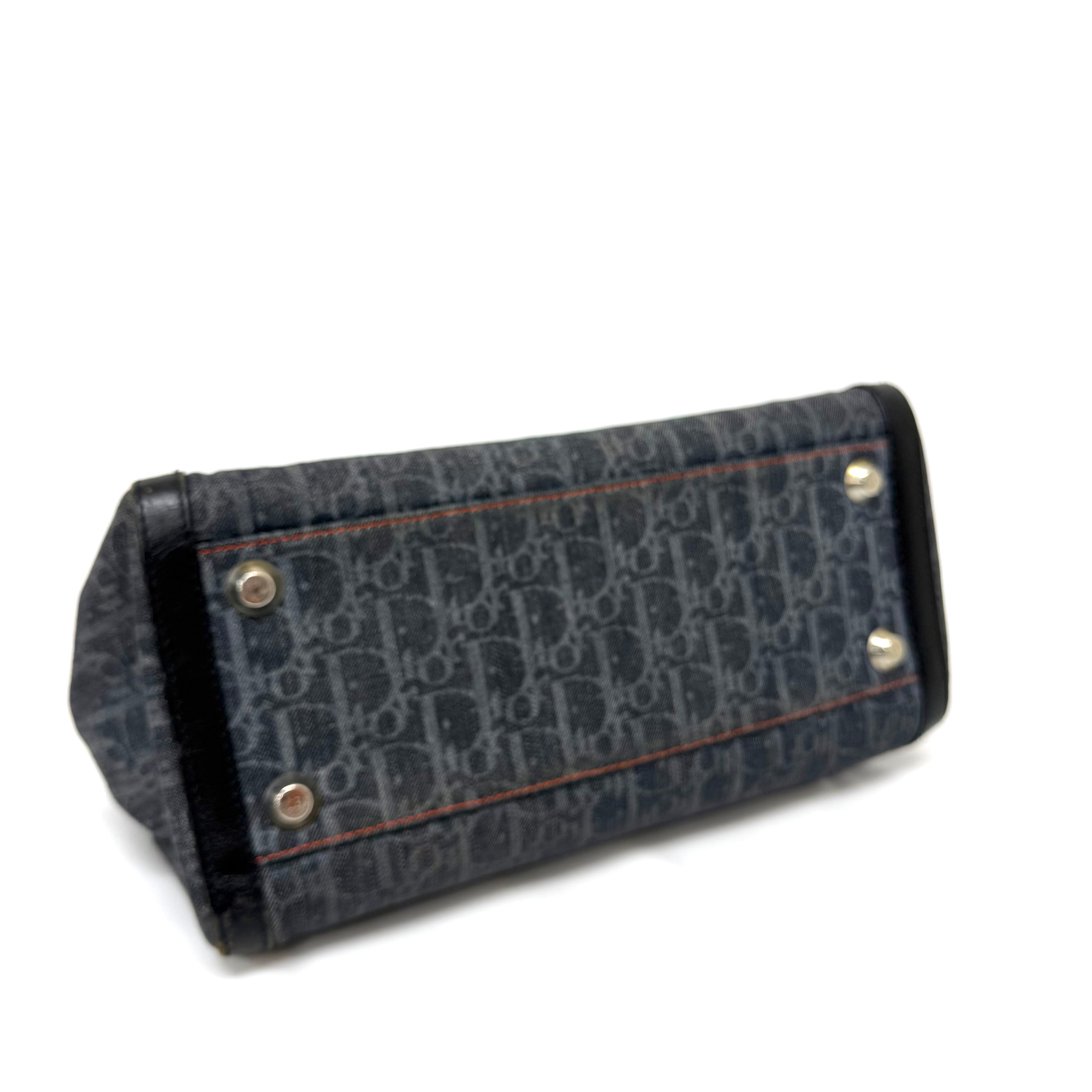 Ｃｈｒｉｓｔｉａｎ Ｄｉｏｒ フライトバッグハンドバッグ image 4