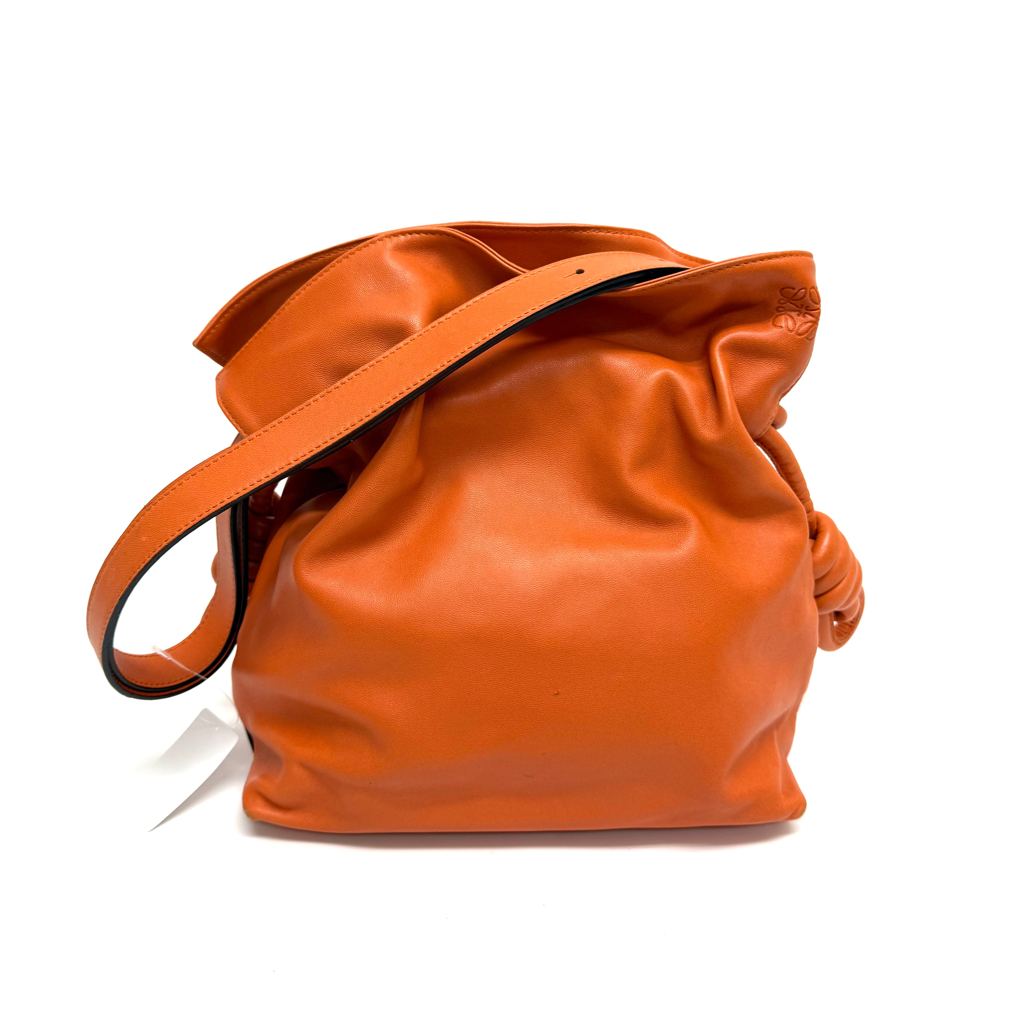 ＬＯＥＷＥ  レザー　ショルダーバッグ image 1