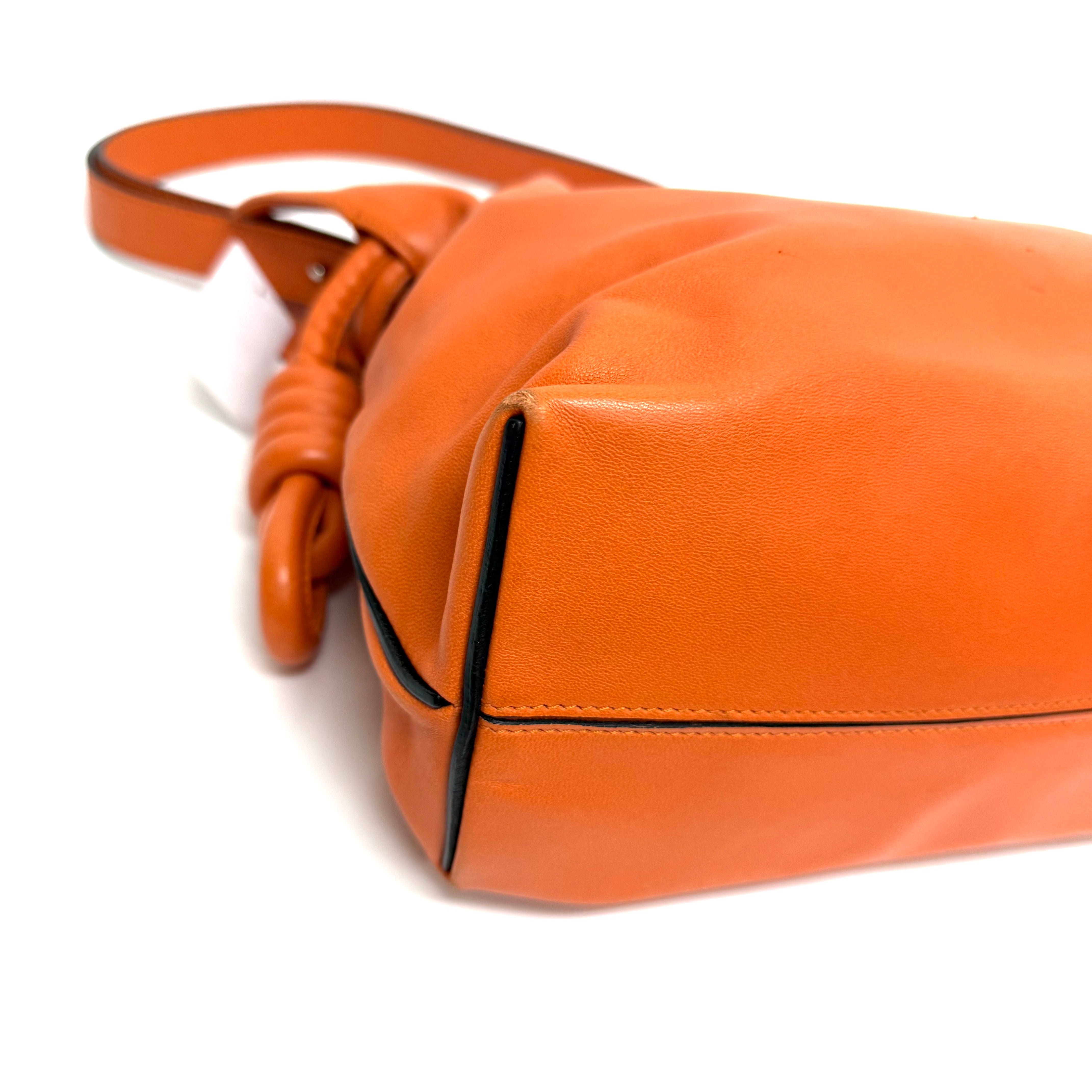 ＬＯＥＷＥ  レザー　ショルダーバッグ image 4