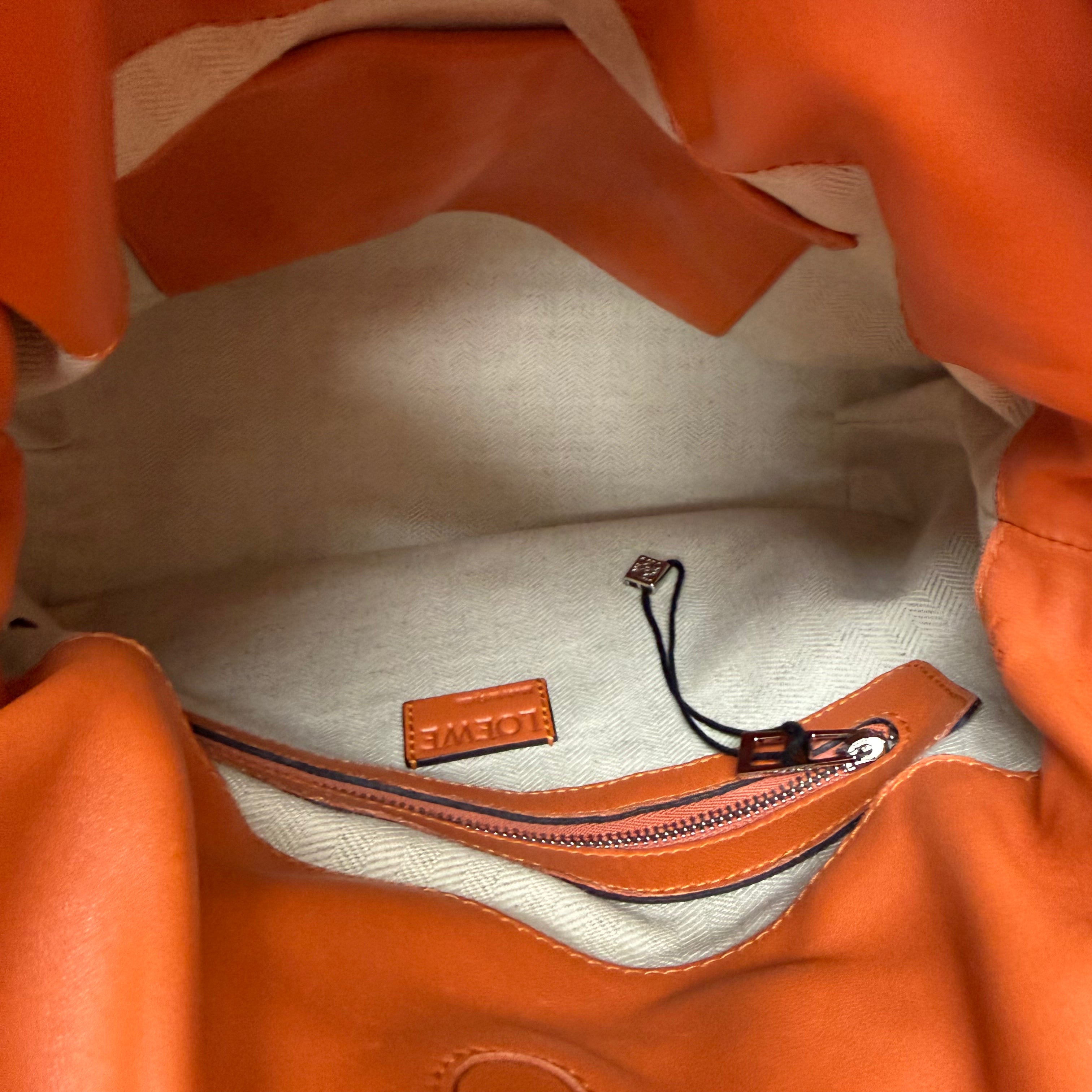 ＬＯＥＷＥ  レザー　ショルダーバッグ image 8