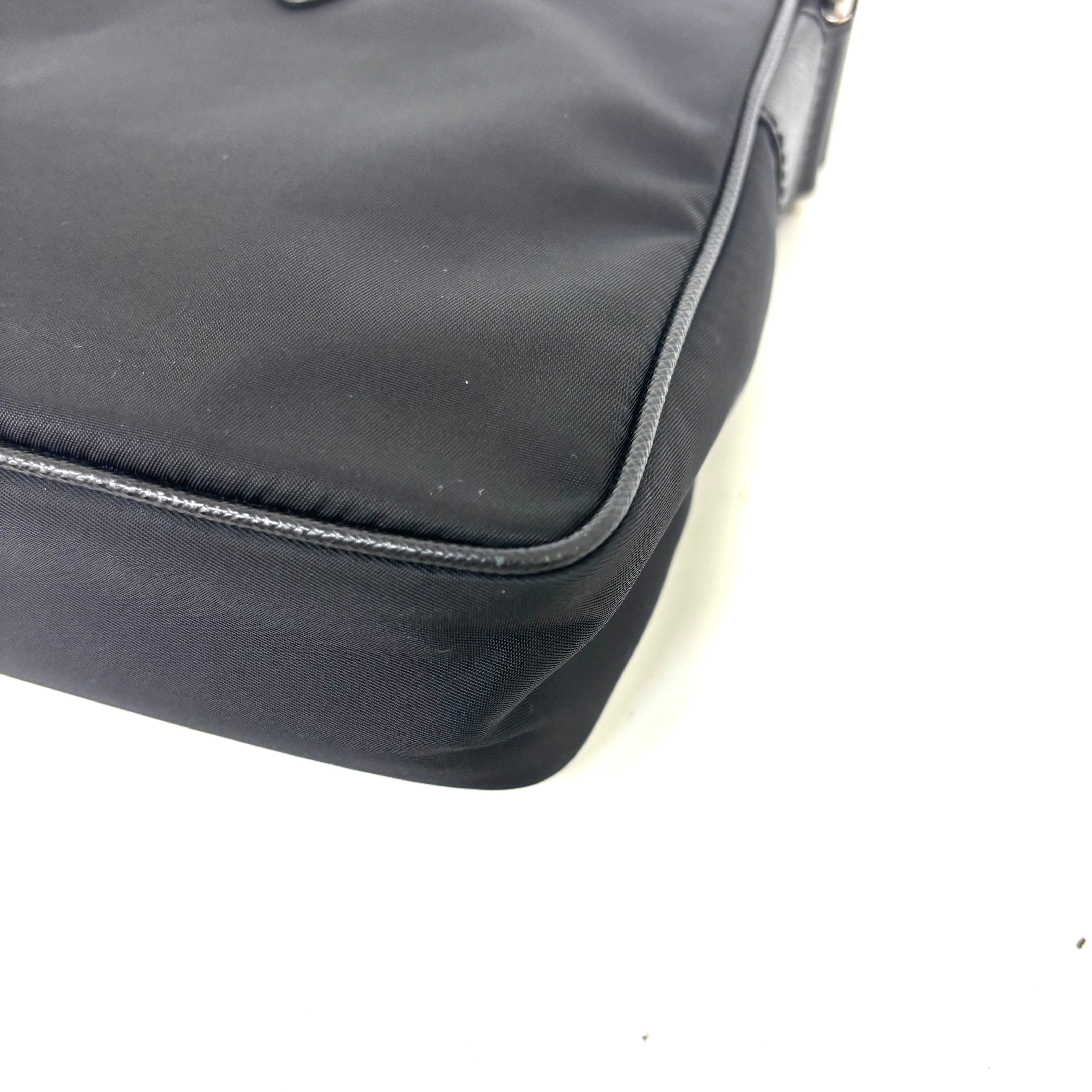 PRADAナイロンショルダーバッグ image 4