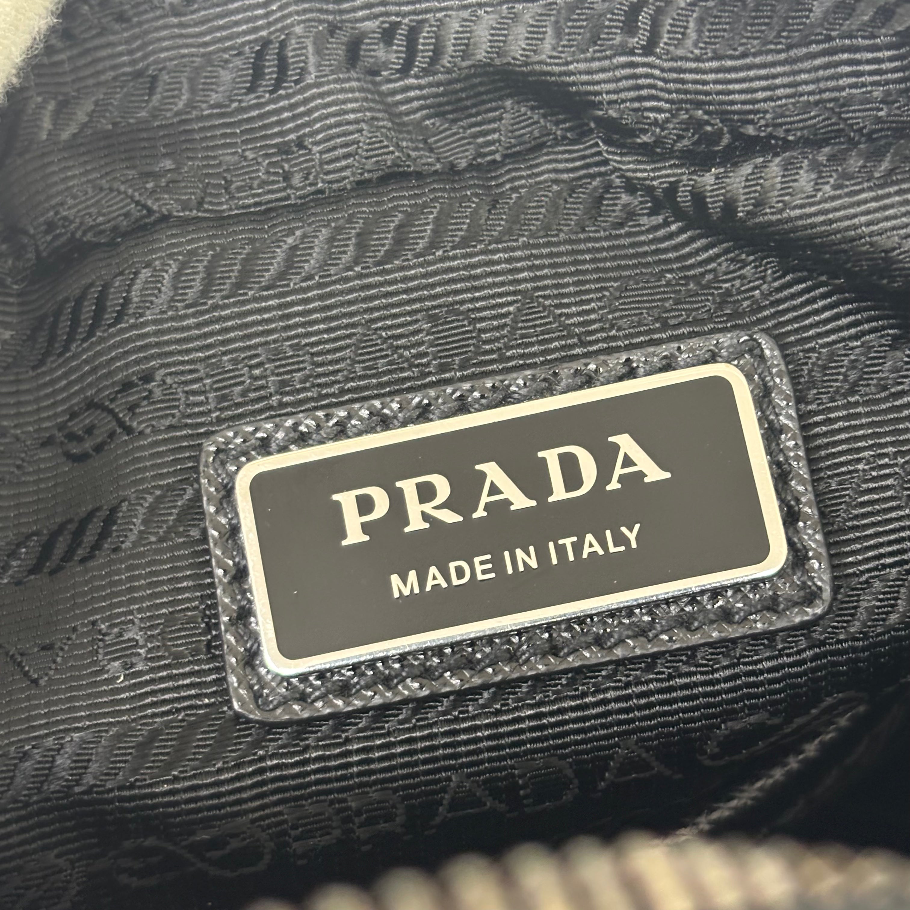 PRADAナイロンショルダーバッグ image 9