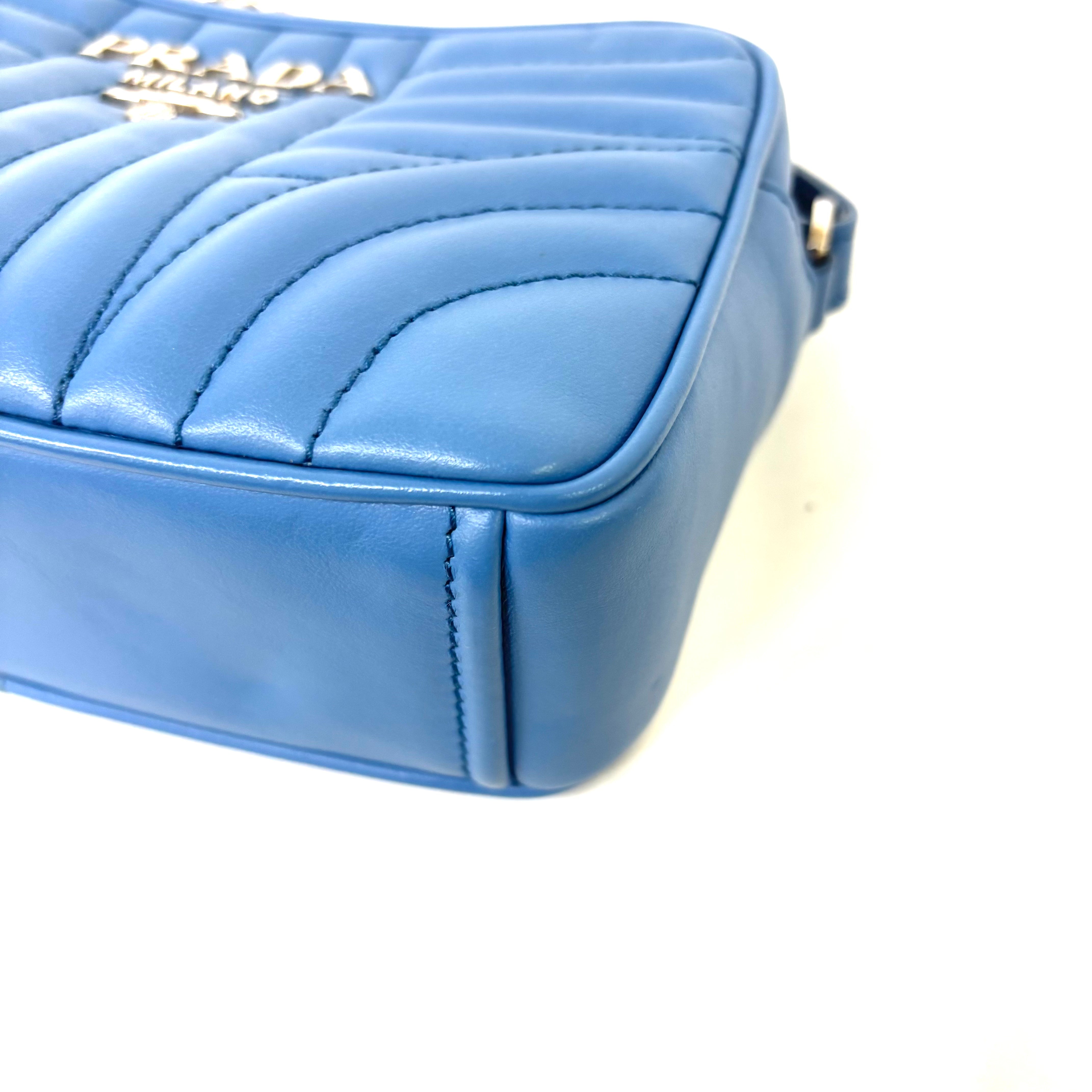PRADA　ショルダーバッグ image 4