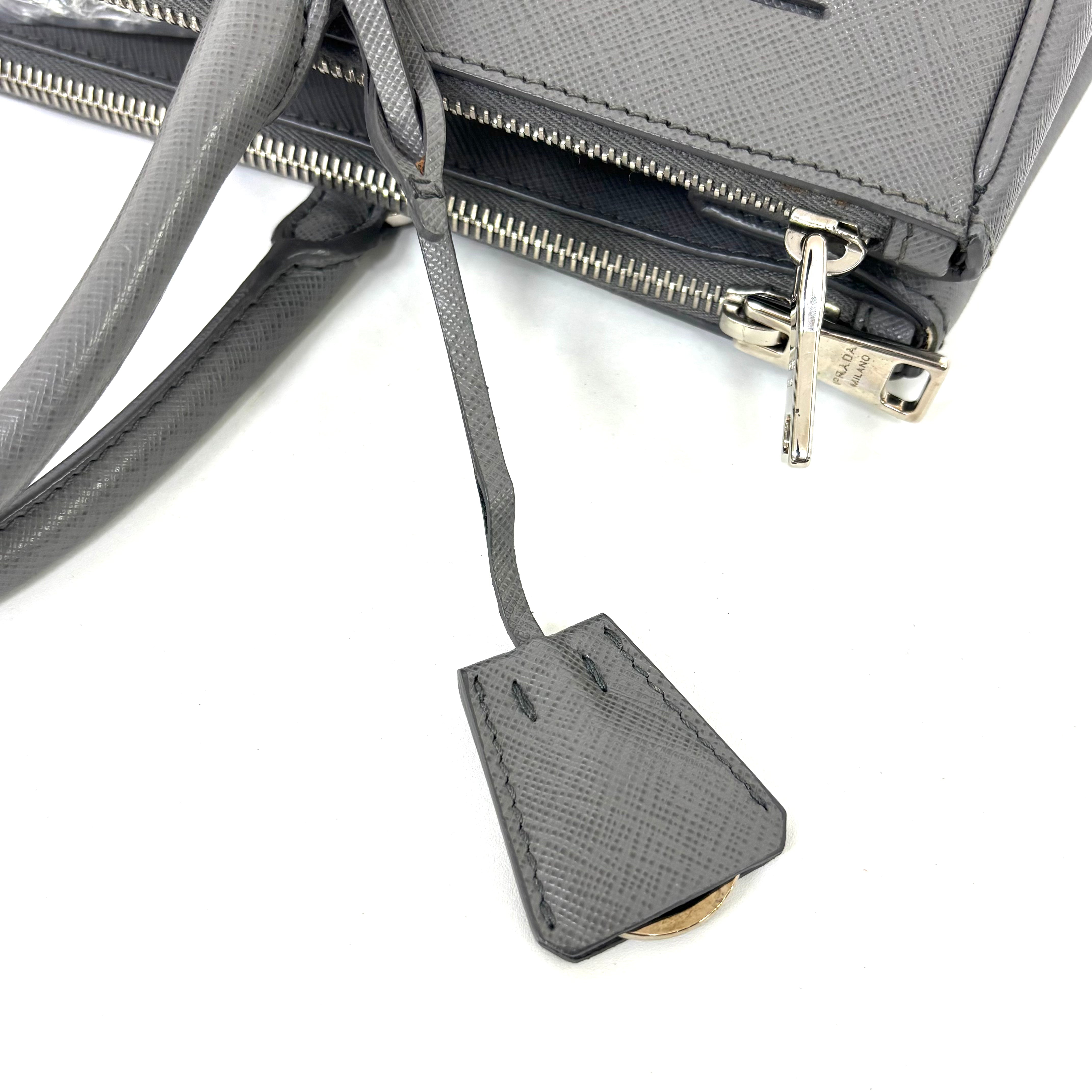 ＰＲＡＤＡ　ハンドバッグ グレー サフィアーノ image 7