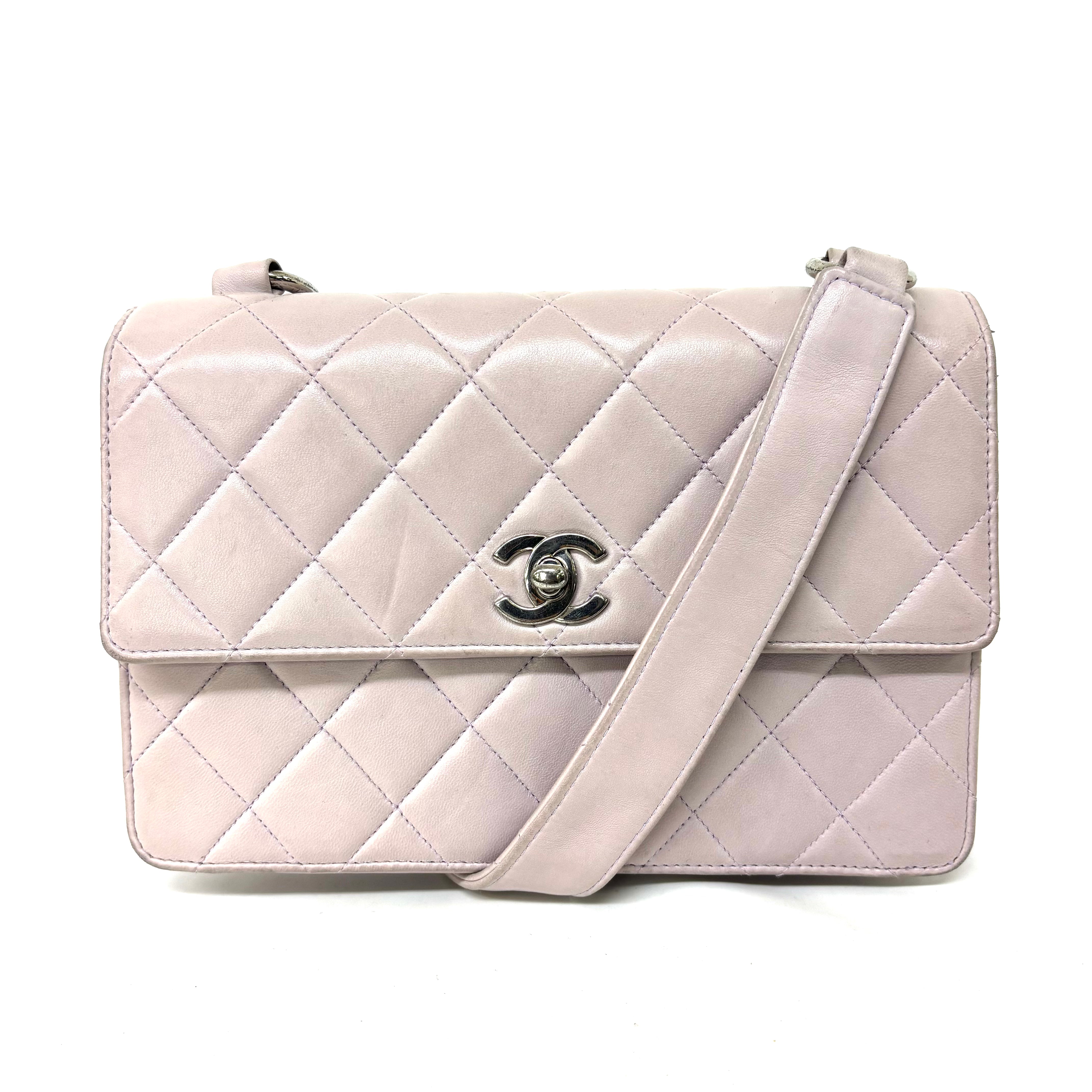 CHANEL　マトラッセ　チェーンショルダーバック image 1