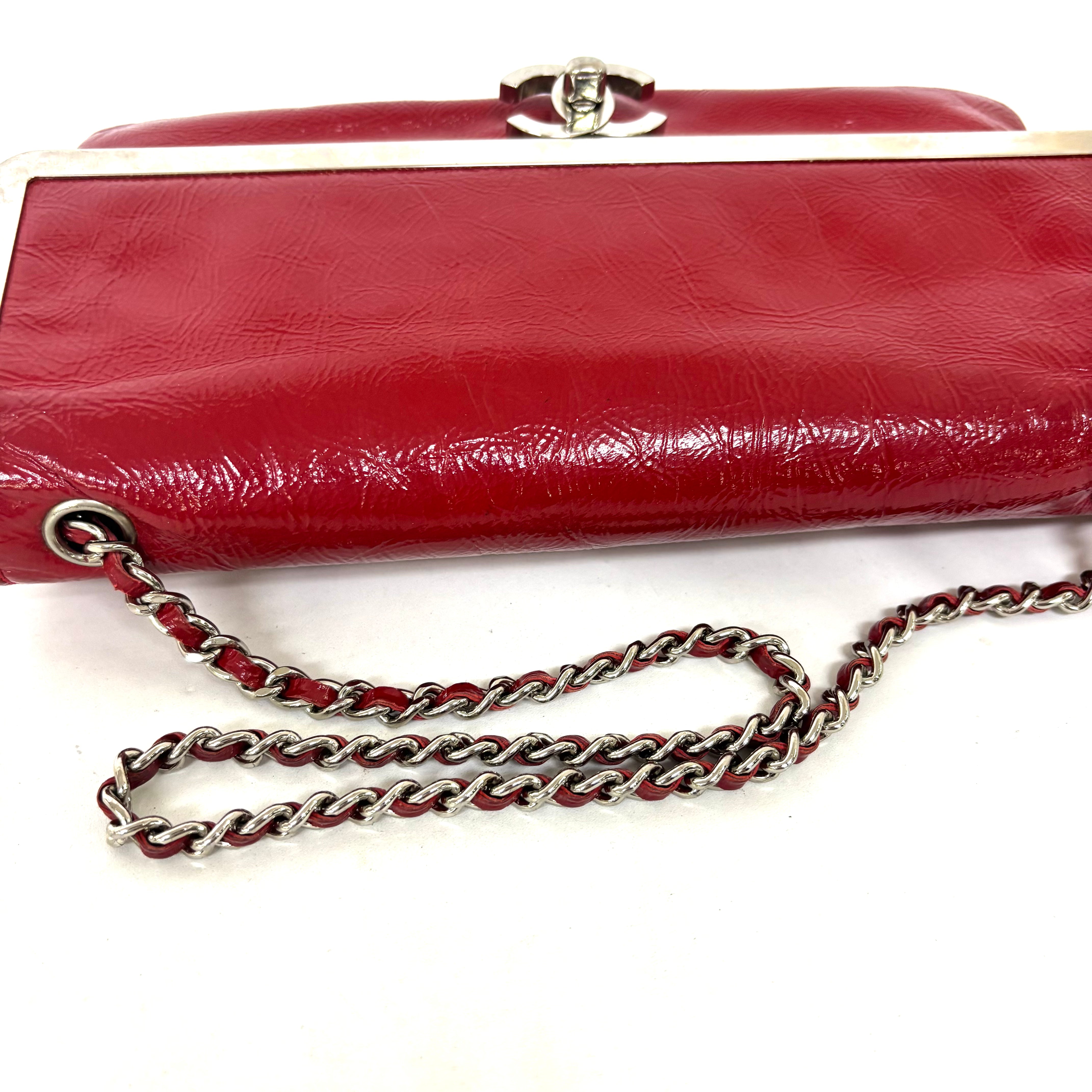 CHANEL　エナメル　ショルダーバッグ image 6
