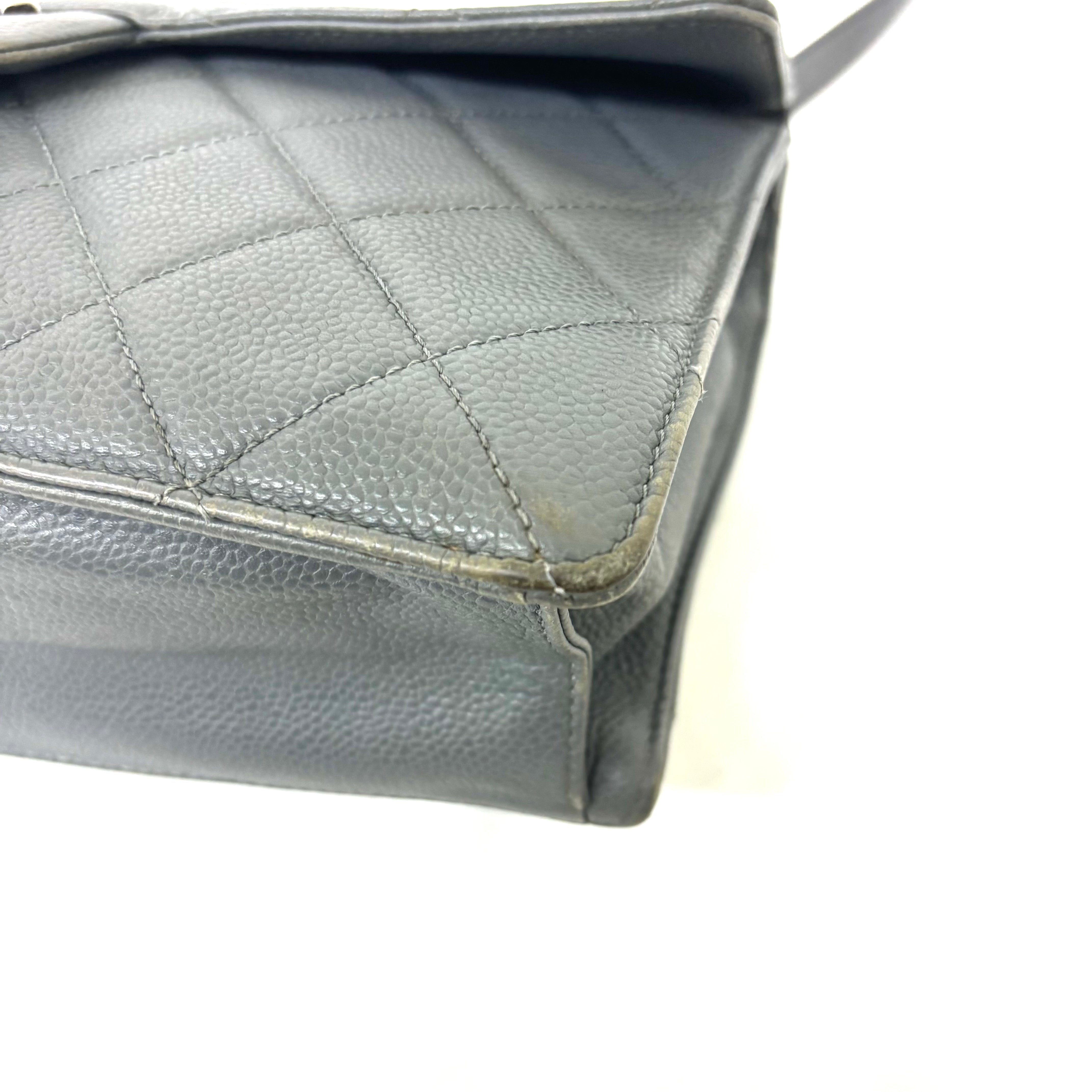 CHANEL　キャビアスキン　チェーンショルダーバック image 4