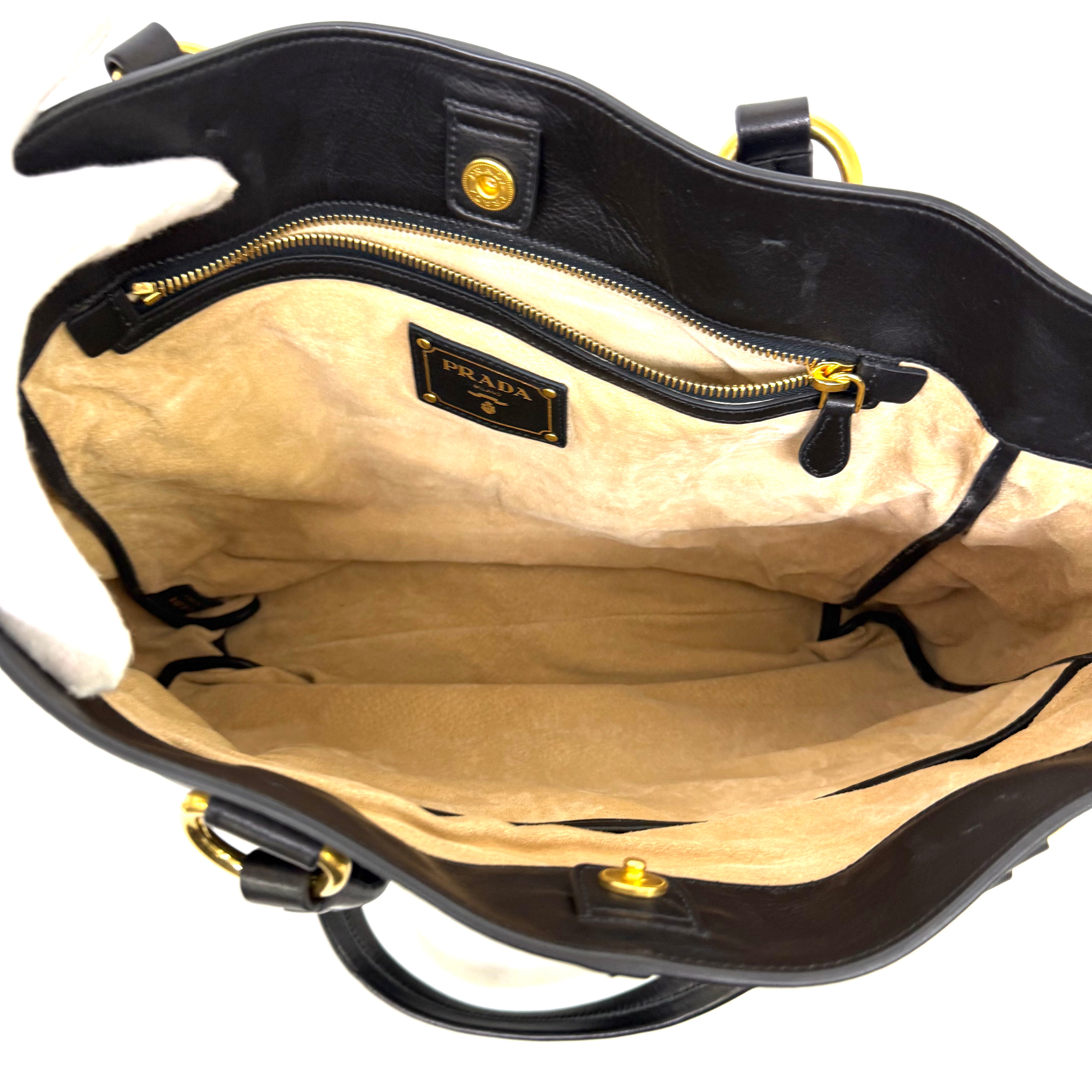 PRADA　レザー　トートバッグ image 7
